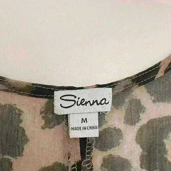 Sienna Womens Lightweight Blouse Top Semi Crop Top Leopard Print Size Medium - Picture 3 of 7